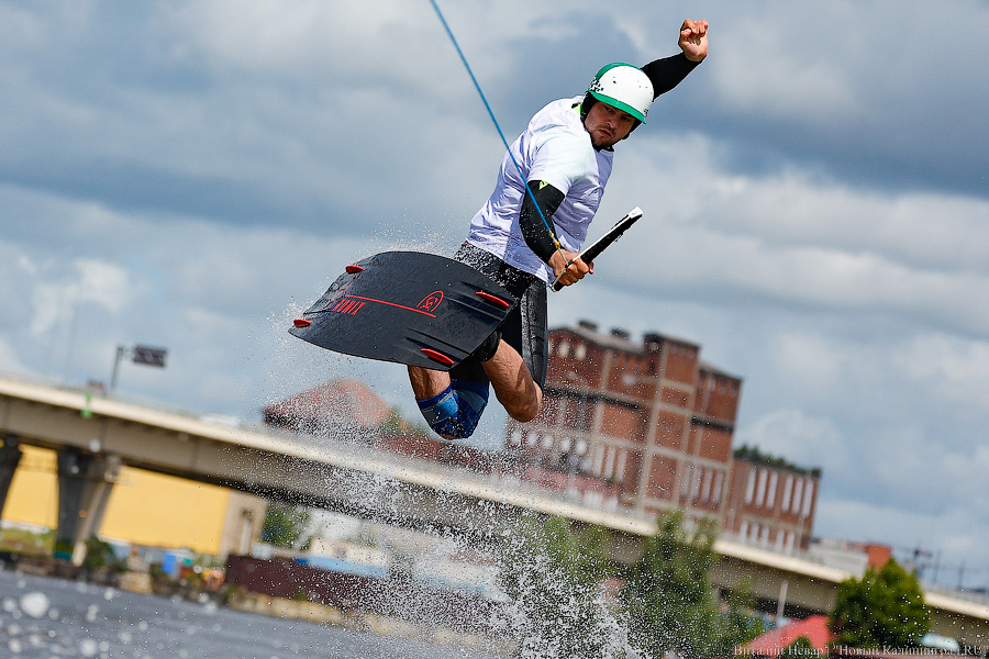 Фронтролл на Преголе: в Калининграде проходит первенство России по вейкбордингу (фото)