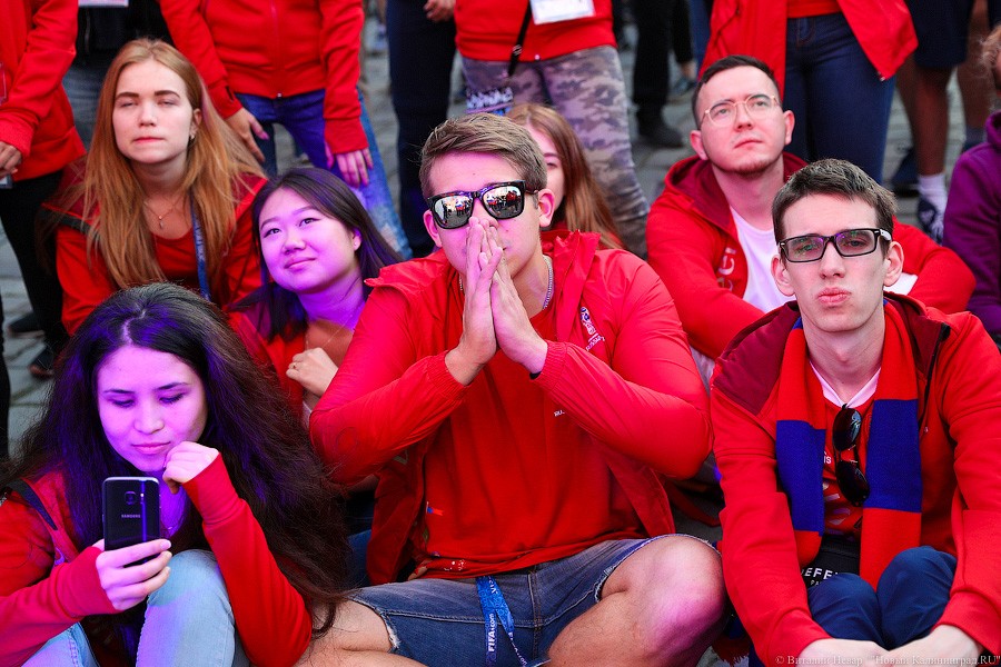 Россия в шаге от плей-офф ЧМ: как вы болели за сборную в фан-зоне у Дома Советов