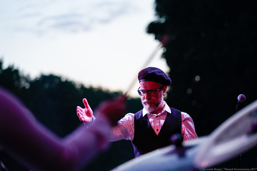 Алиханов вместо Сантаны: как прошла презентация новых дат «Калининград Сити Джаза»