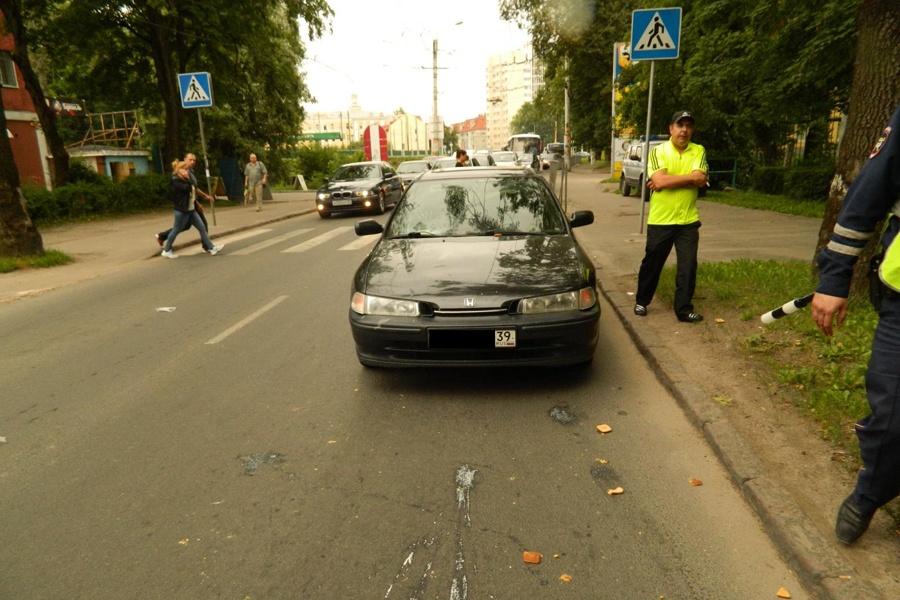 За сутки в Калининграде под колеса автомобилей попали два пенсионера (фото)