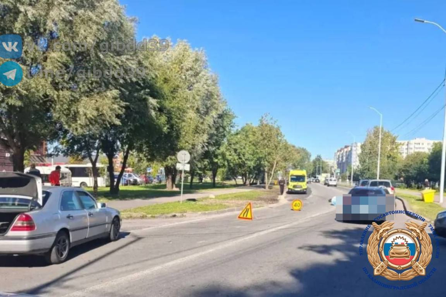 В Калининграде водитель питбайка без прав выехал на встречную полосу и попал в ДТП