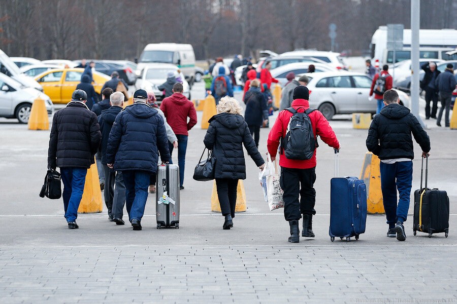 В России вступили в силу новые правила вывоза детей за границу