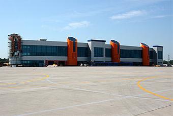 Власти планируют вложить в реконструкцию аэропорта «Храброво» 2 миллиарда