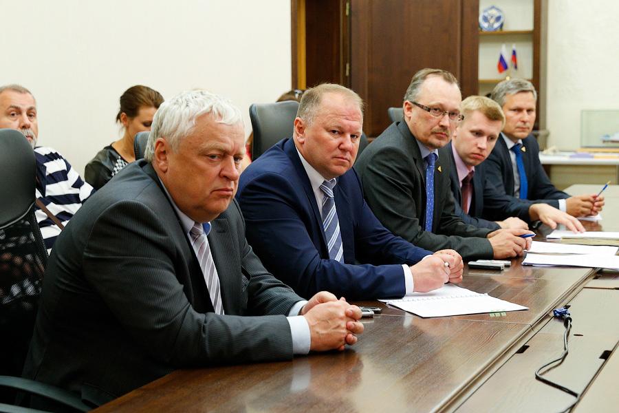 В ожидании стабильности: как ВРИО губернатора прислушивался к судостроению