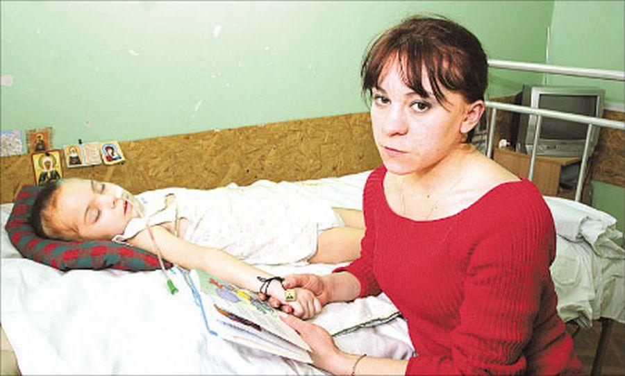 Как и все другие дети: Вика Петрова спустя 4 года после комы пошла в 1-й класс