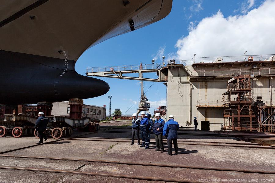 «Подарок ко Дню рождения»: фоторепортаж со спуска на воду БДК «Иван Грен»