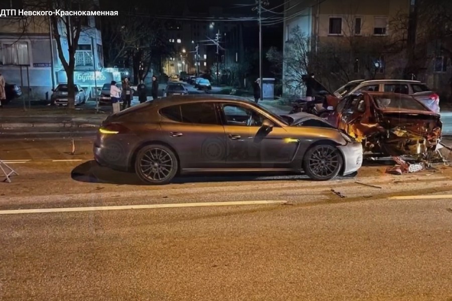 ГИБДД опубликовало видео с ДТП с «Порше» на ул. Невского (видео)