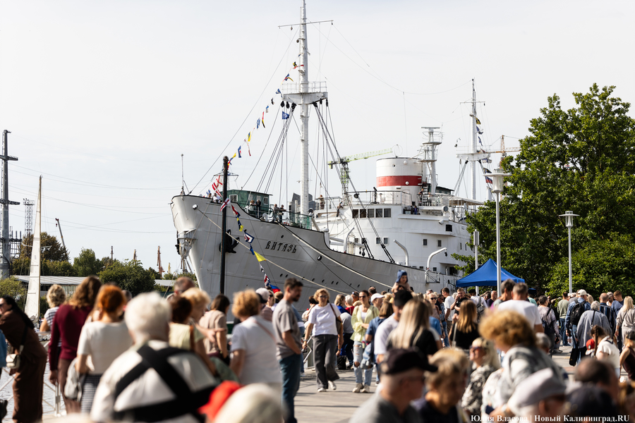 «Миля витязя», вальс байдарок и летающий моряк: как прошла «Водная ассамблея» (фото)