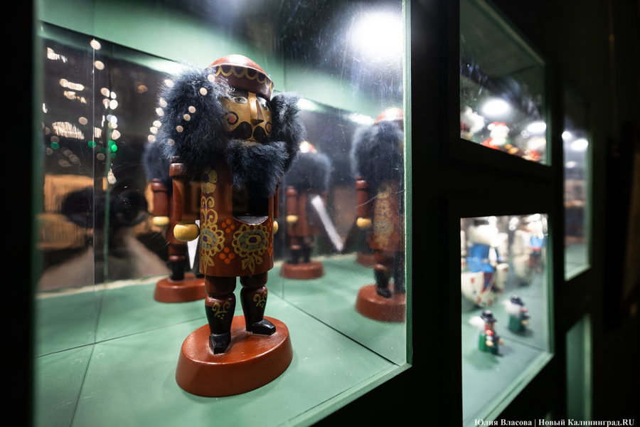 Символы Рождества и мир Гофмана: в Музее искусств открыли новогодний проект (фото)