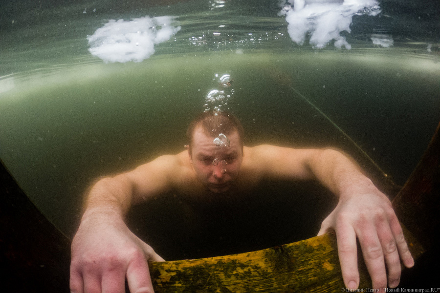 Самовар и прорубь: как проводят зиму калининградские моржи