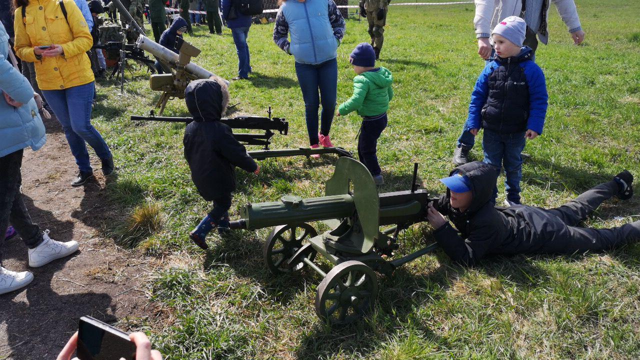 В гвардейском авиаклубе прошел фестиваль малой авиации (фото)