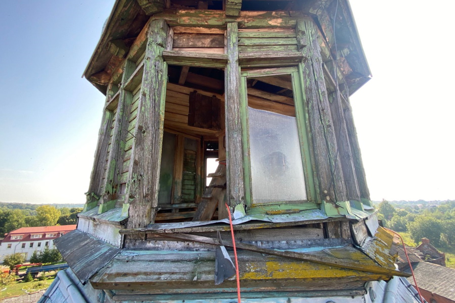 Башня может не выдержать нагрузок: с ремонтом виллы Брандес в Черняховске возникли проблемы (фото)