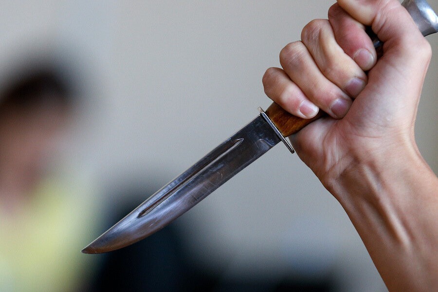 В Немане рецидивистка из неприязни вонзила нож в бедро сожителю