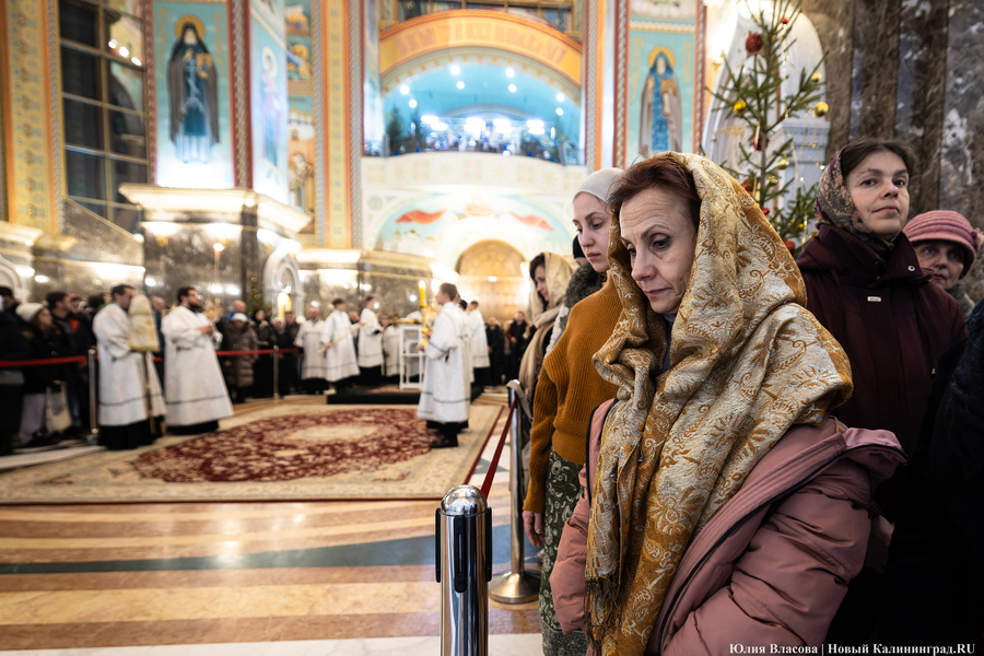 Крестный ход и литургия: как в Калининграде встретили Рождество (фото)