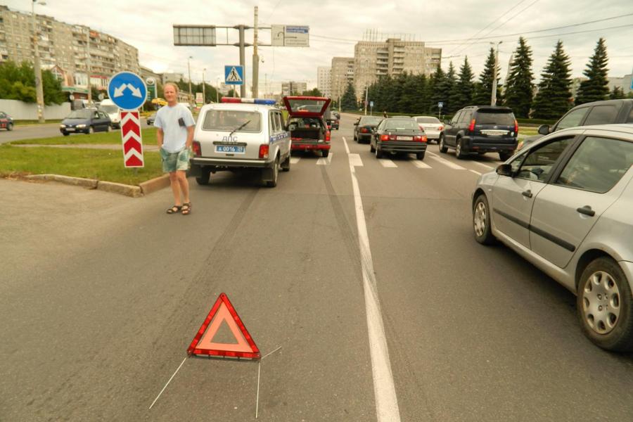 В Калининграде на Московском проспекте такси сбило мальчика на переходе