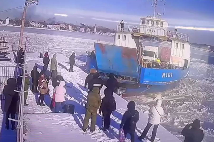 Переправу на Балтийскую косу запустили по временному расписанию