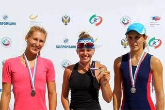 Анастасия Щербинина (крайняя справа). Фото kld-sport.ru