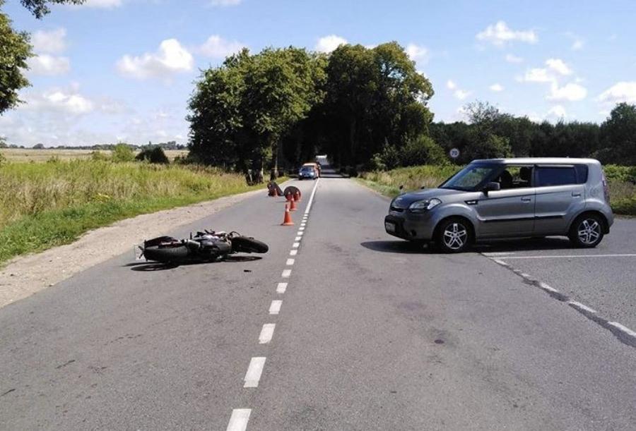 В Зеленоградском районе столкнулись автомобиль и мотоцикл (фото)