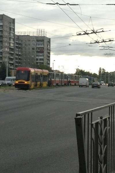 На Московском проспекте фура заблокировала движение трамваев (фото)