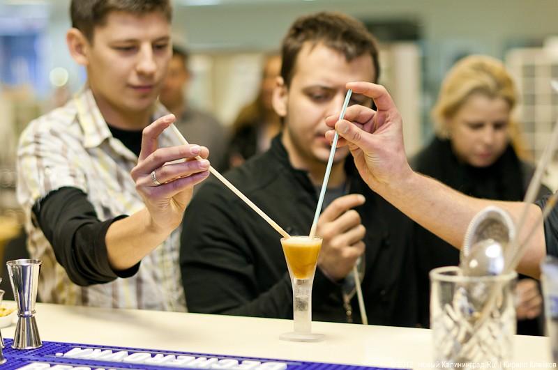 Сухая теория и жидкая практика: мастер-класс бренд-амбассадора ликёра Becherovka