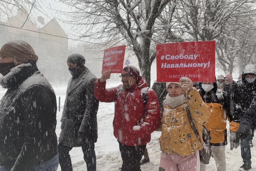 В Калининграде началась несанкционированная акция протеста в поддержку Навального