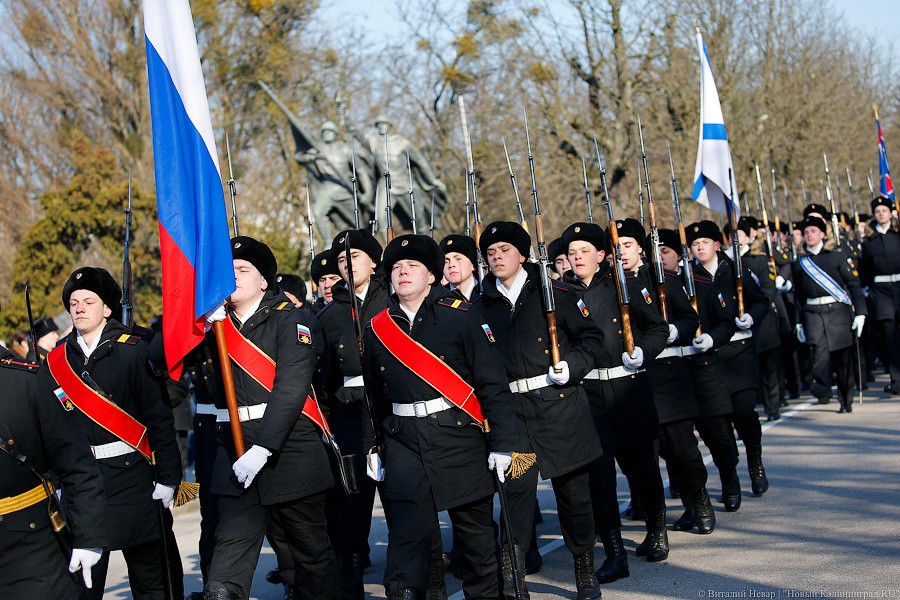 Холодное утро 23-го: в Калининграде почтили память воинов-героев