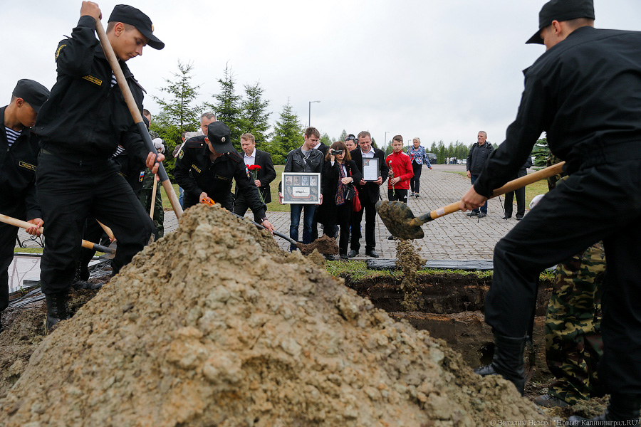 «Ушли в вечную память»: на «Кургане славы» перезахоронили советских воинов