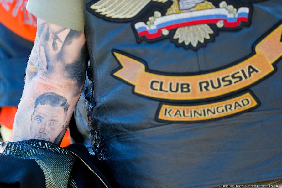 Своими силами: под Калининградом открыли мемориал воинам-мотоциклистам (фото)