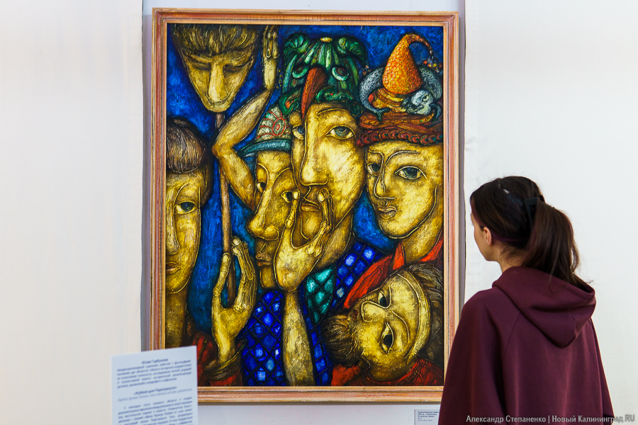 Графика, янтарь и арт: в Музее искусств открылась выставка «Магнетизм Гофмана» (фото)