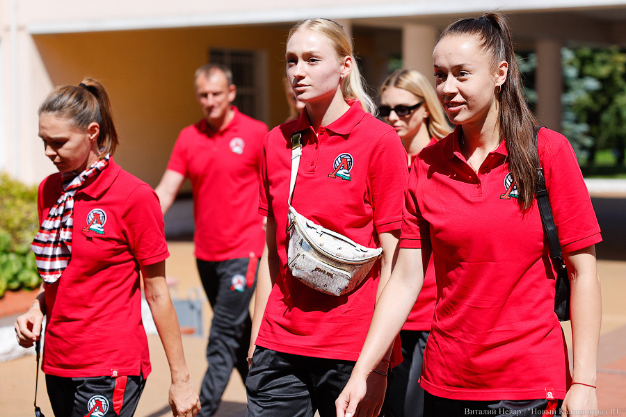 Смена машинистов: калининградский «Локомотив» представил новых тренера и капитана (фото)