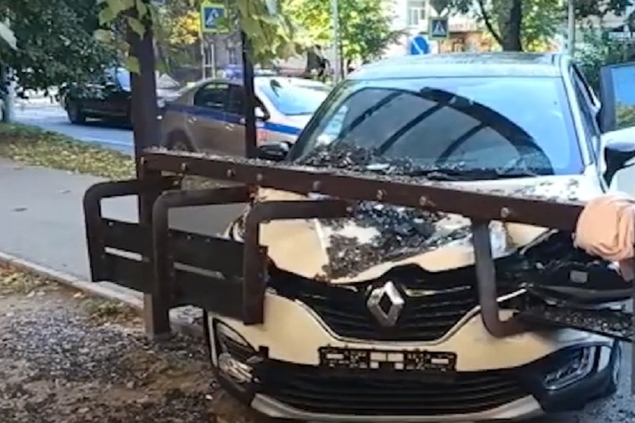 В Калининграде возбуждено дело против водителя, въехавшего в остановку с людьми