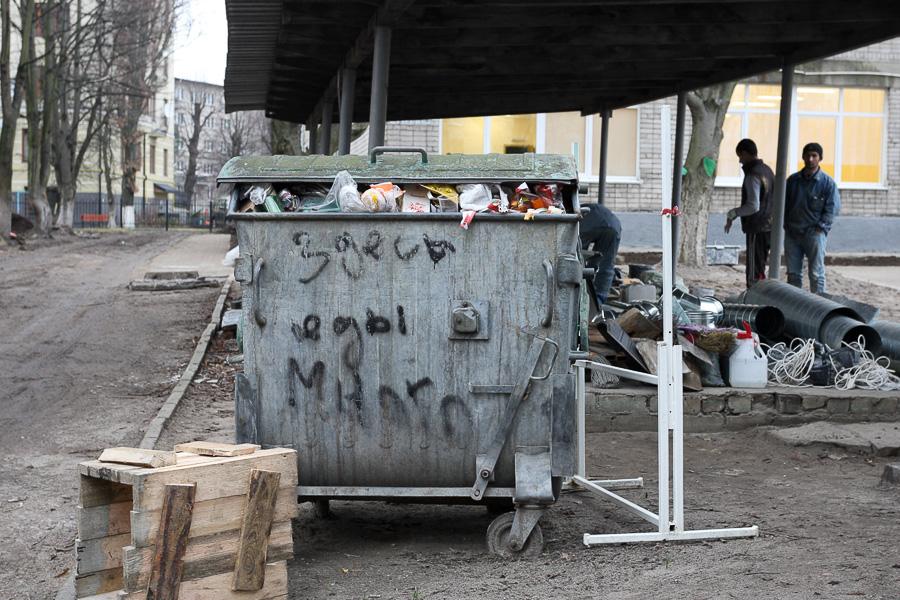 «До завтра не достроим!»: губернатор и мэр собрались открывать неготовые детсады