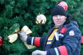 Правительство: старая новогодняя елка переедет с площади Победы в Балтрайон