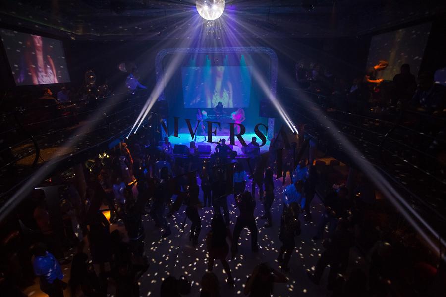 «Летать не вредно»: фоторепортаж с Дня рождения клуба «Универсал»