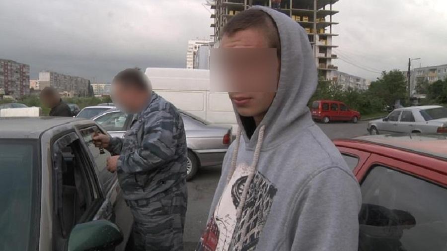 В Правдинске юноша угнал машину, чтобы поехать к девушке, и попал в аварию (фото)