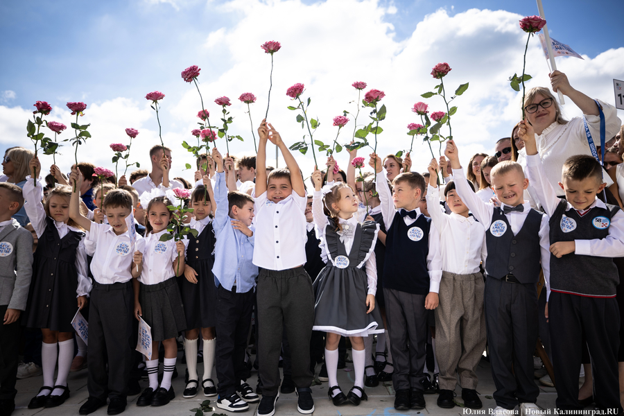 «День без рюкзака»: в новой школе на Благовещенской прозвенел Первый звонок