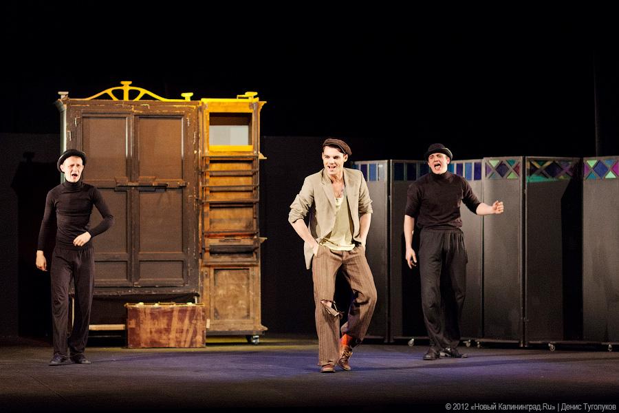 «Искреннее искусство по Булгакову»: фоторепортаж со спектакля «Зойкина квартира»