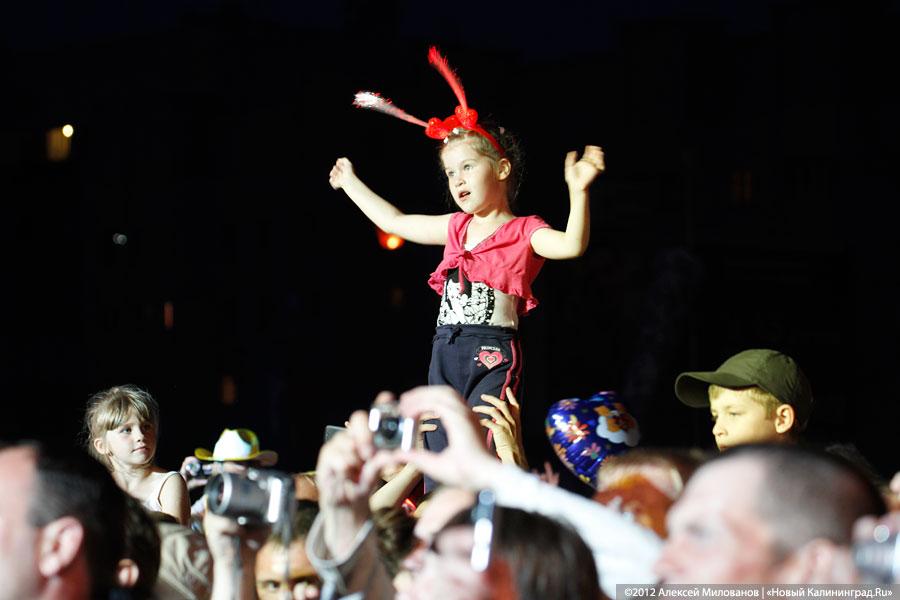 «Дважды дождливый»: фоторепортаж с гала-концерта к 757-летию Калининграда