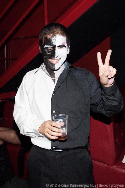 «Живее всех святых»: фоторепортаж с Хэллоуина на «Вагонке»