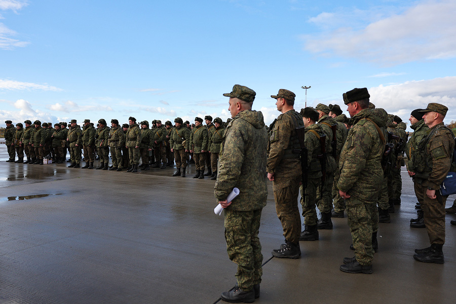 Хмурое утро: из Калининграда отправили очередную группу мобилизованных (фото)