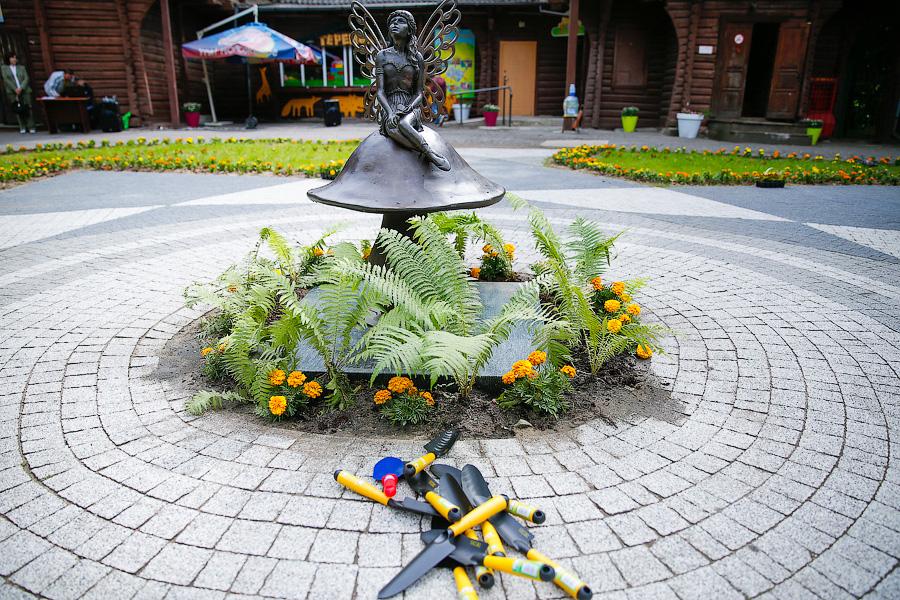 Мир, дружба, клумба: как мэрия Калининграда закругляла углы межнациональных отношений (фото)