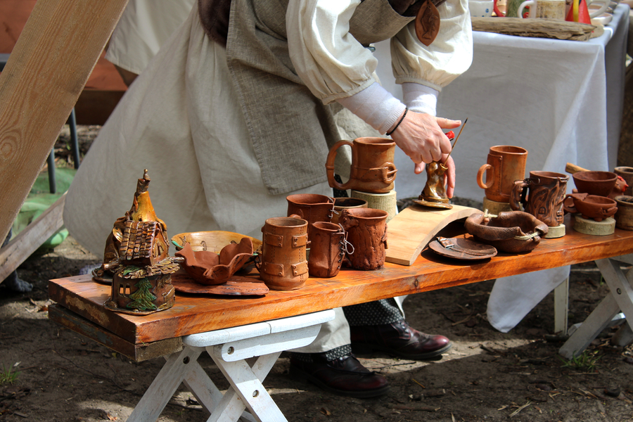 Ярмарка для метеоустойчивых: как прошло открытие гастрофестиваля на острове Канта (фото)