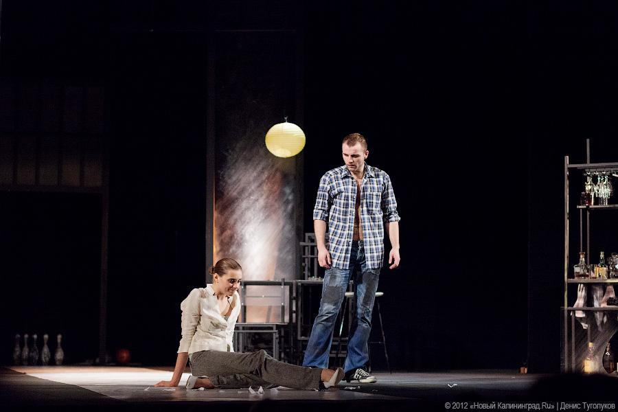 «Трамвай „Желание“ останавливается здесь»: фоторепортаж со спектакля