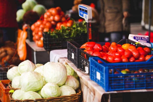 Фермерская ярмарка на Портовой в свой день рождения дарит скидки на продукты
