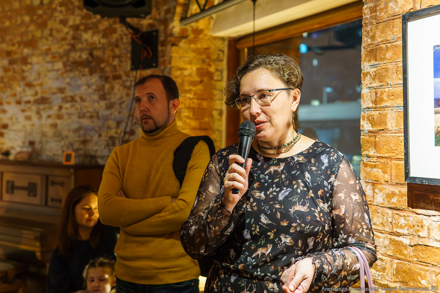 «О чем молчат деревья»: в Воротах открылась выставка, воспевающая придорожные аллеи (фото)