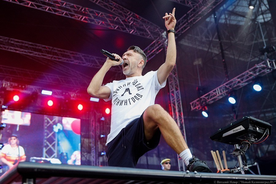 Ехай [очень далеко]: как «Ленинград» вернул жизнь на калининградский стадион