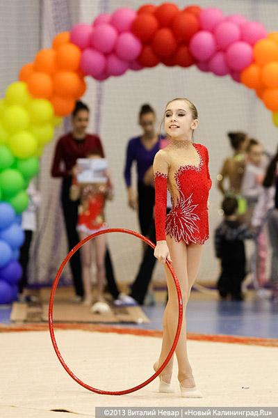 «Прогиб засчитан»: фоторепортаж с соревнований по художественной гимнастике