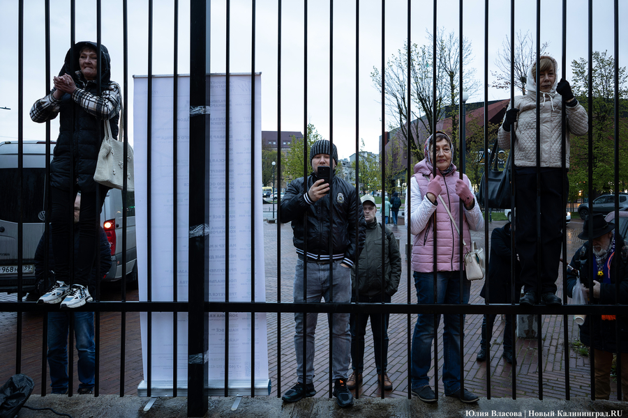 Не кантовать: в башне «Врангель» сыграли спектакль про Канта