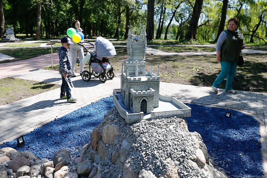 «Я тебе построю Кижи»: в Калининграде открылся парк мини-шедевров архитектуры