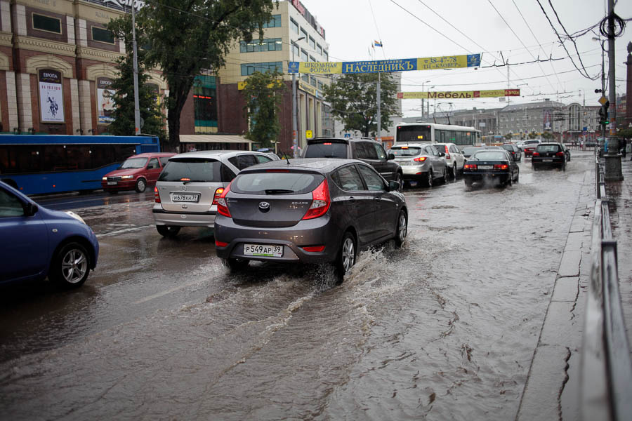 На ликвидацию последствий шторма в Калининграде необходимо 1,5–2 недели 
